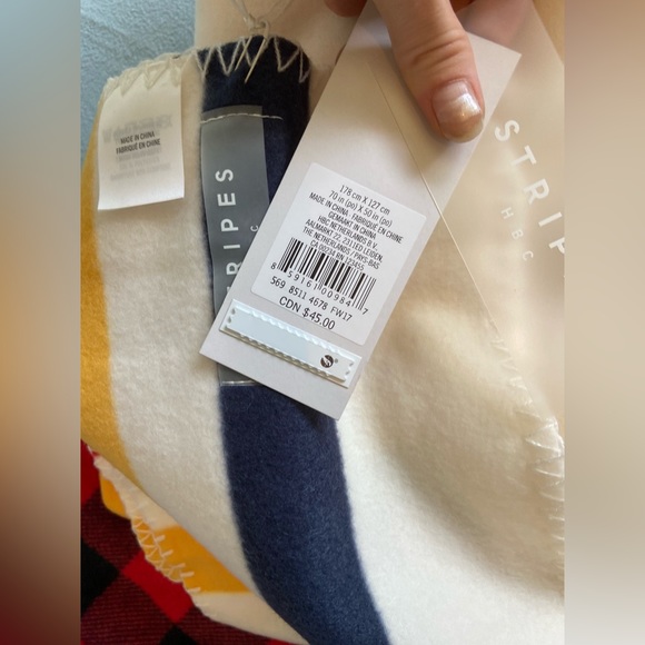 Stripped soft blanket - Picture 4 of 4